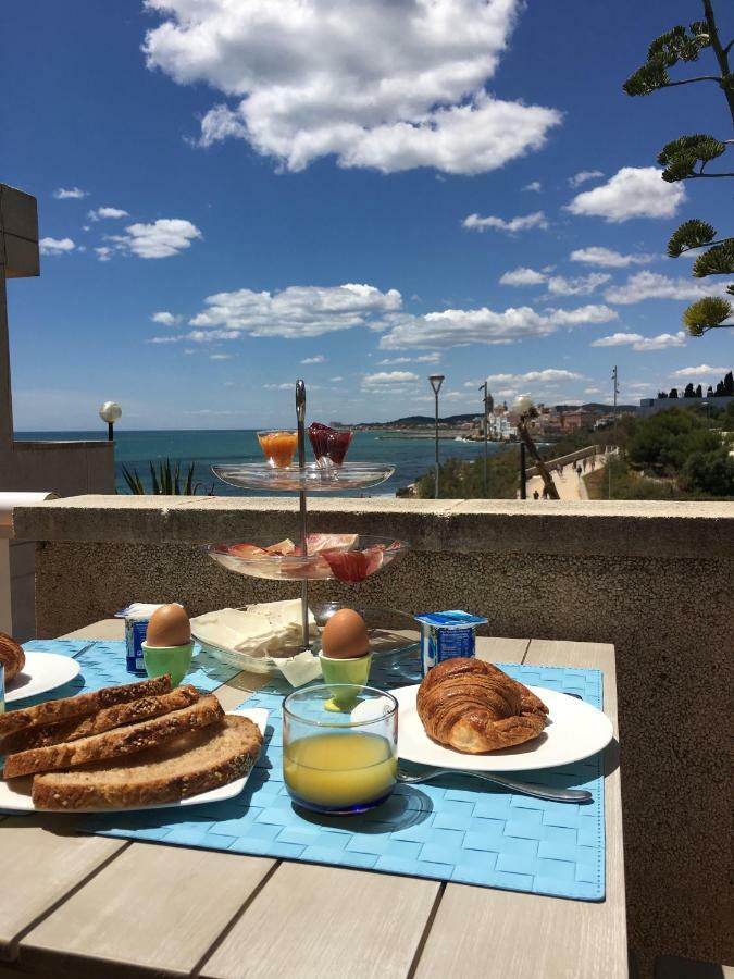 Casa Balmins Sitges Bed and Breakfast Esterno foto