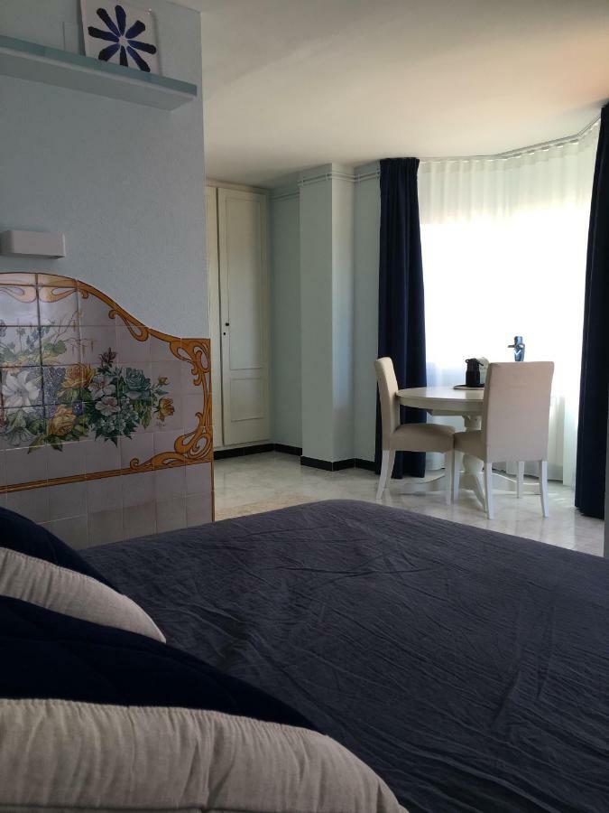 Casa Balmins Sitges Bed and Breakfast Esterno foto