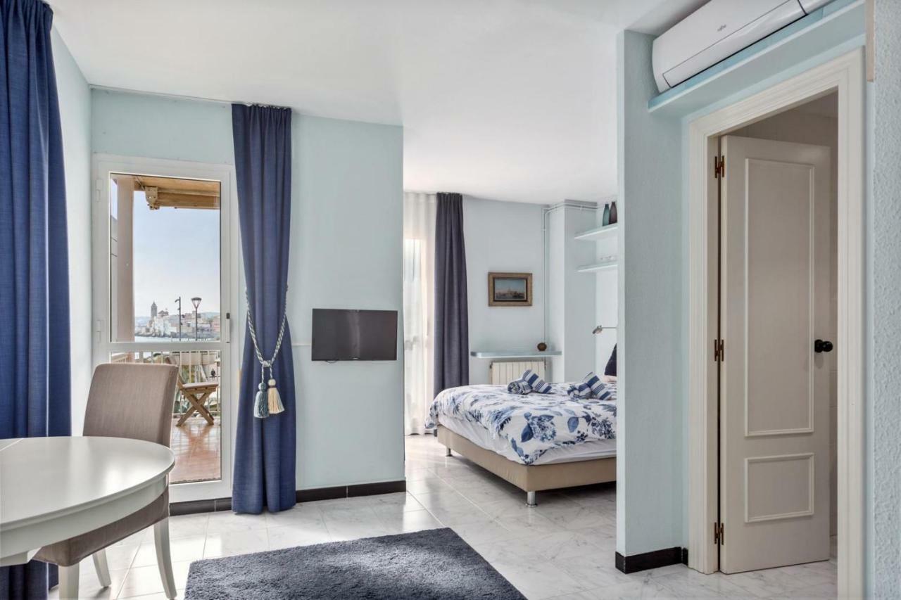 Casa Balmins Sitges Bed and Breakfast Esterno foto